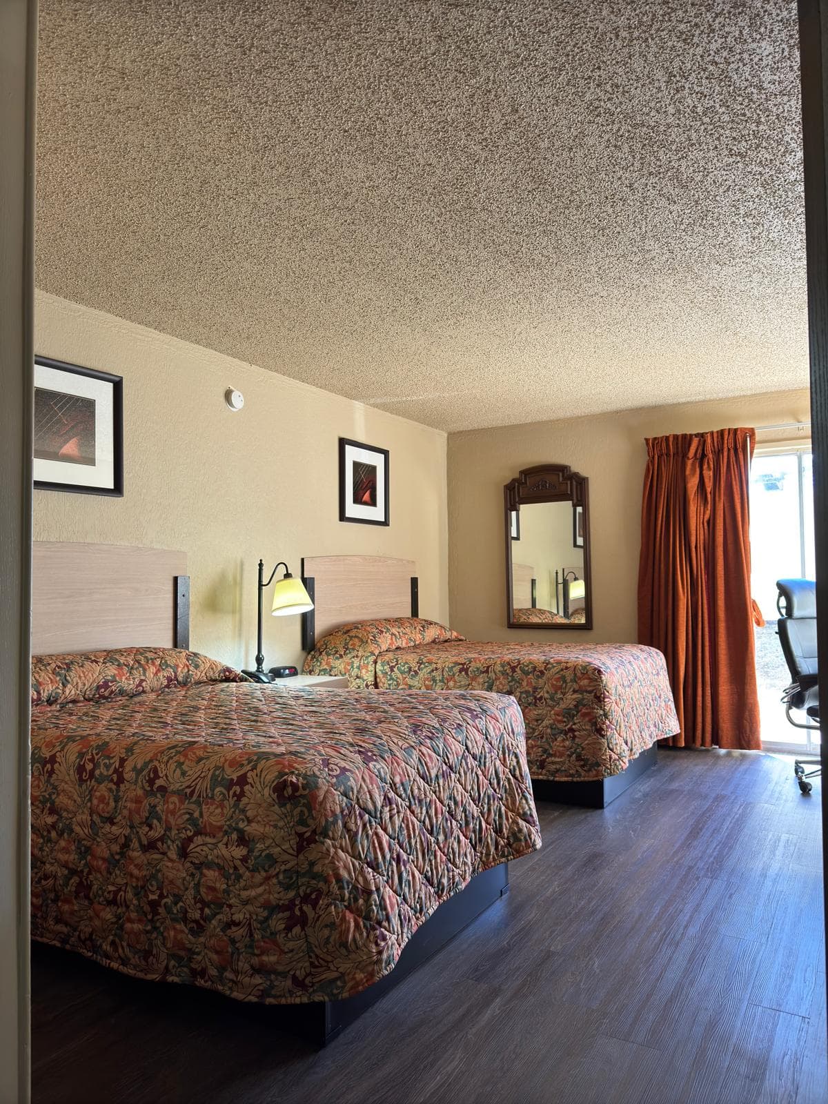 Double Room · Smoking